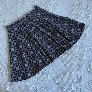 SO women’s size Small black and white patterned circle skater skirt‎